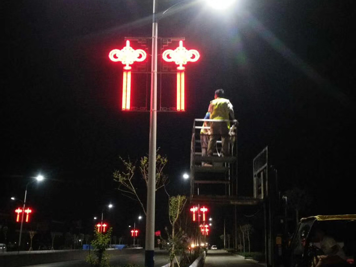 節(jié)日路燈安裝現(xiàn)場(chǎng)